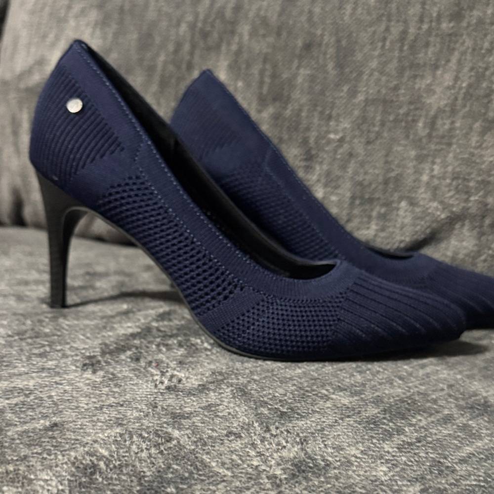 SL Fashions Navy Textured Heels Size 9
